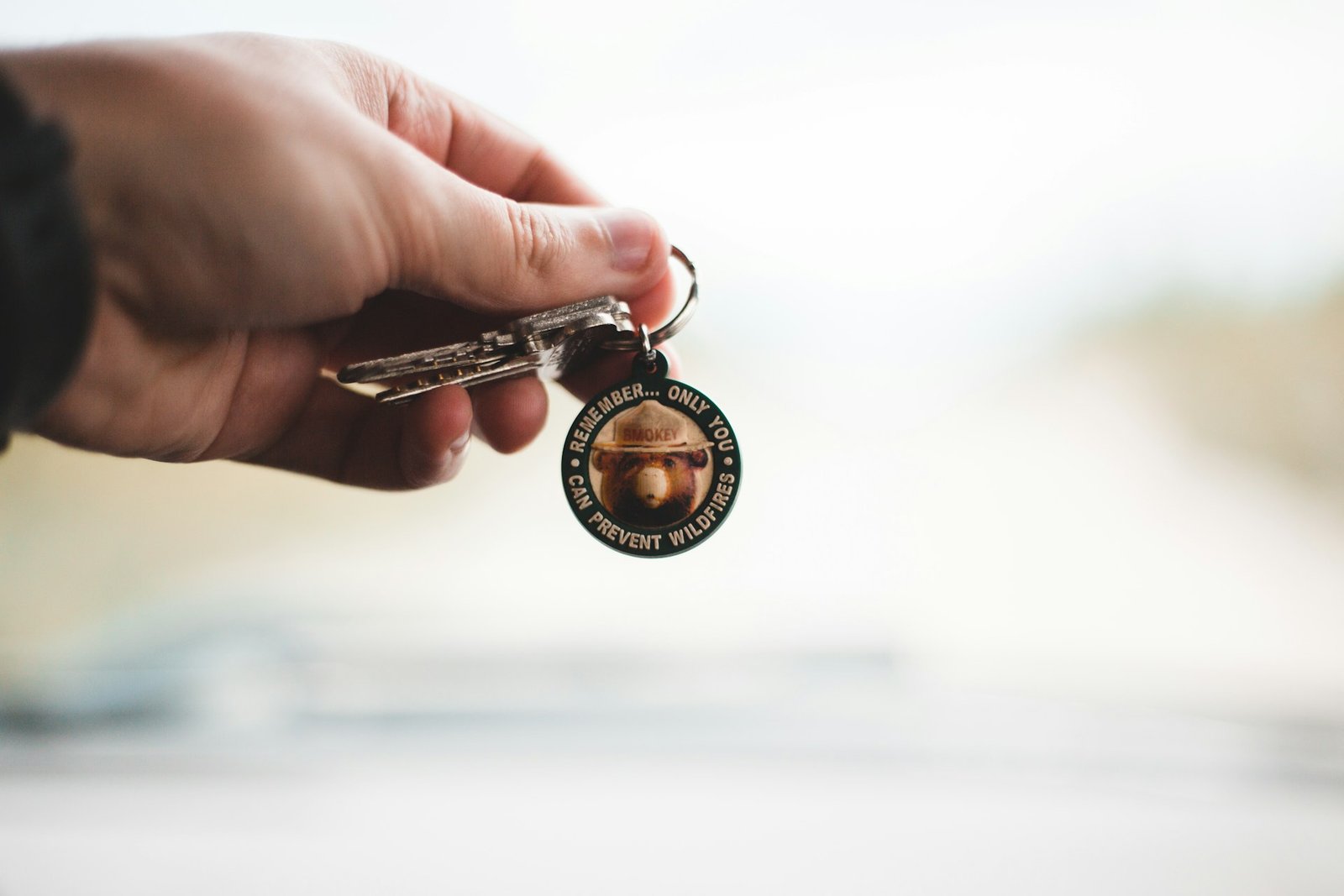 Como alugar um carro barato e com segurança: o que verificar antes de fechar