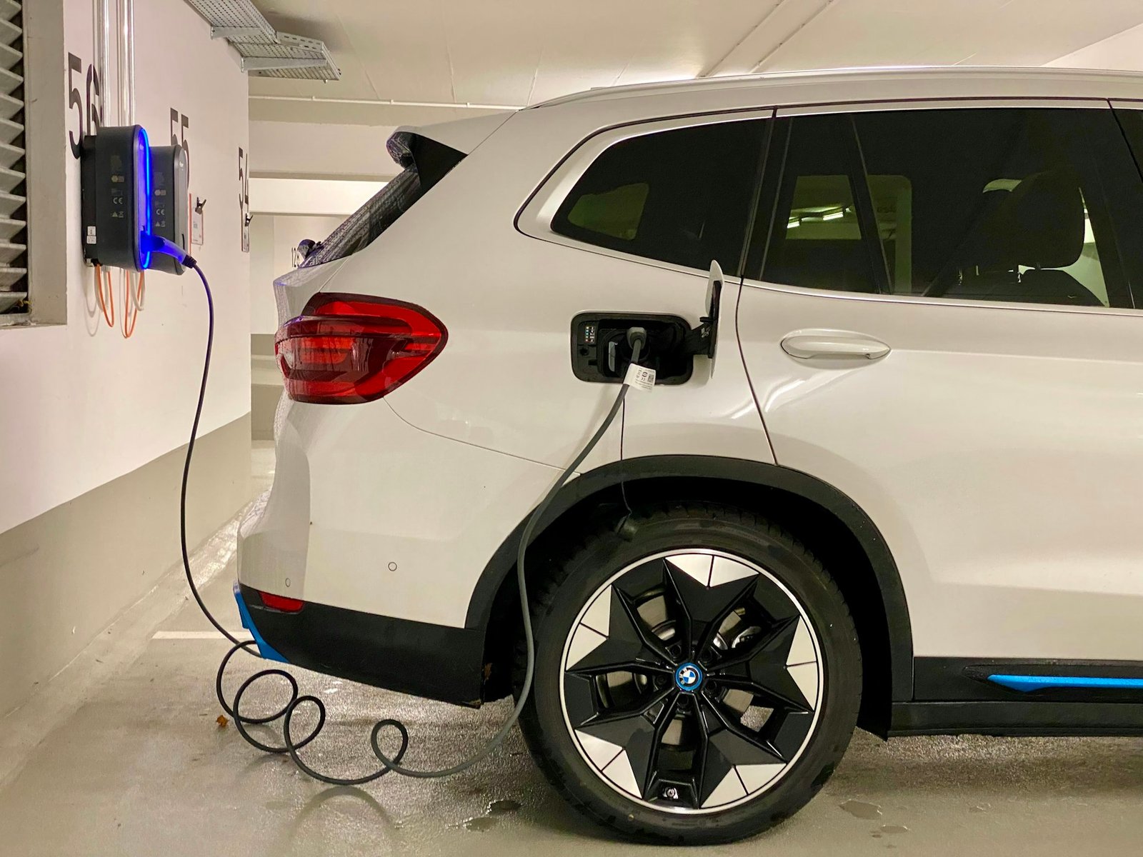 Carros elétricos no Brasil: panorama, vantagens e o que esperar