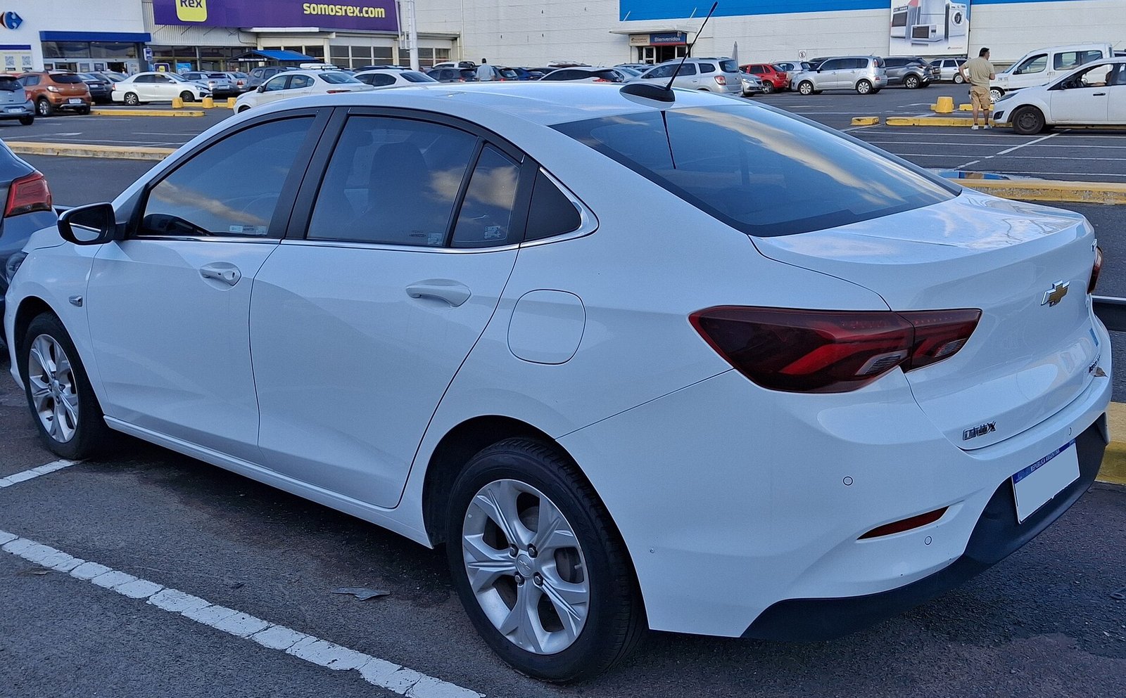 Chevrolet Onix Plus: análise do sedã compacto que virou febre entre quem quer porta-malas grande