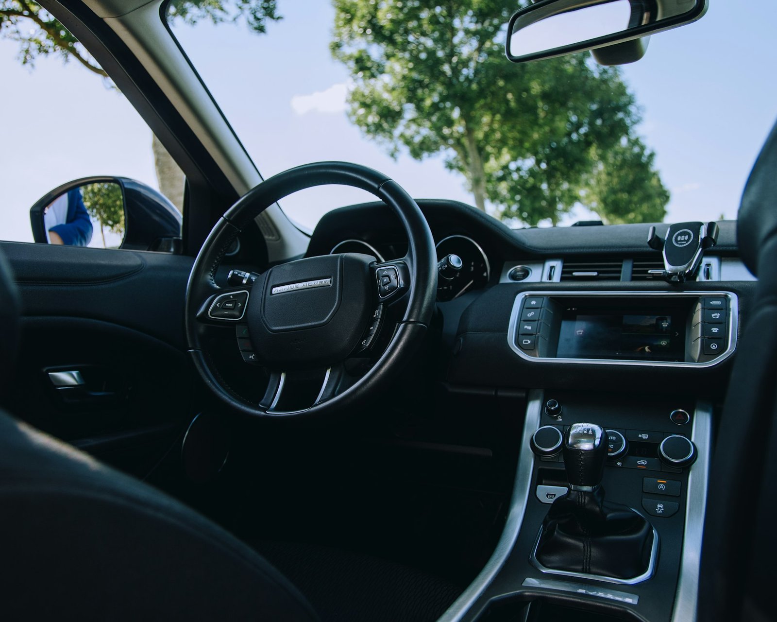 Jaguar F-Pace vs Porsche Macan vs BMW X3: qual SUV de luxo escolher