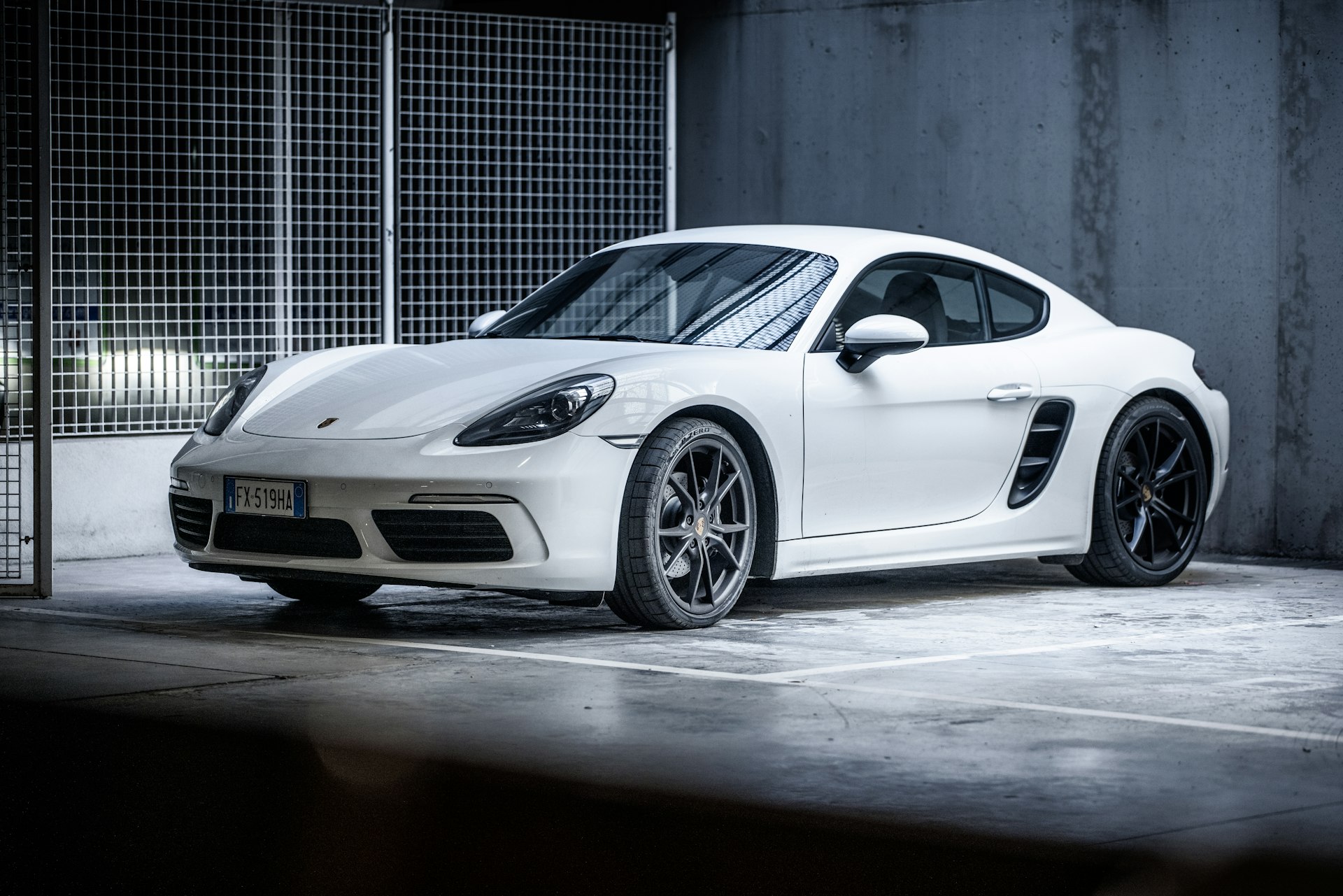 Porsche Cayman GT4: O Esportivo de Motor Central