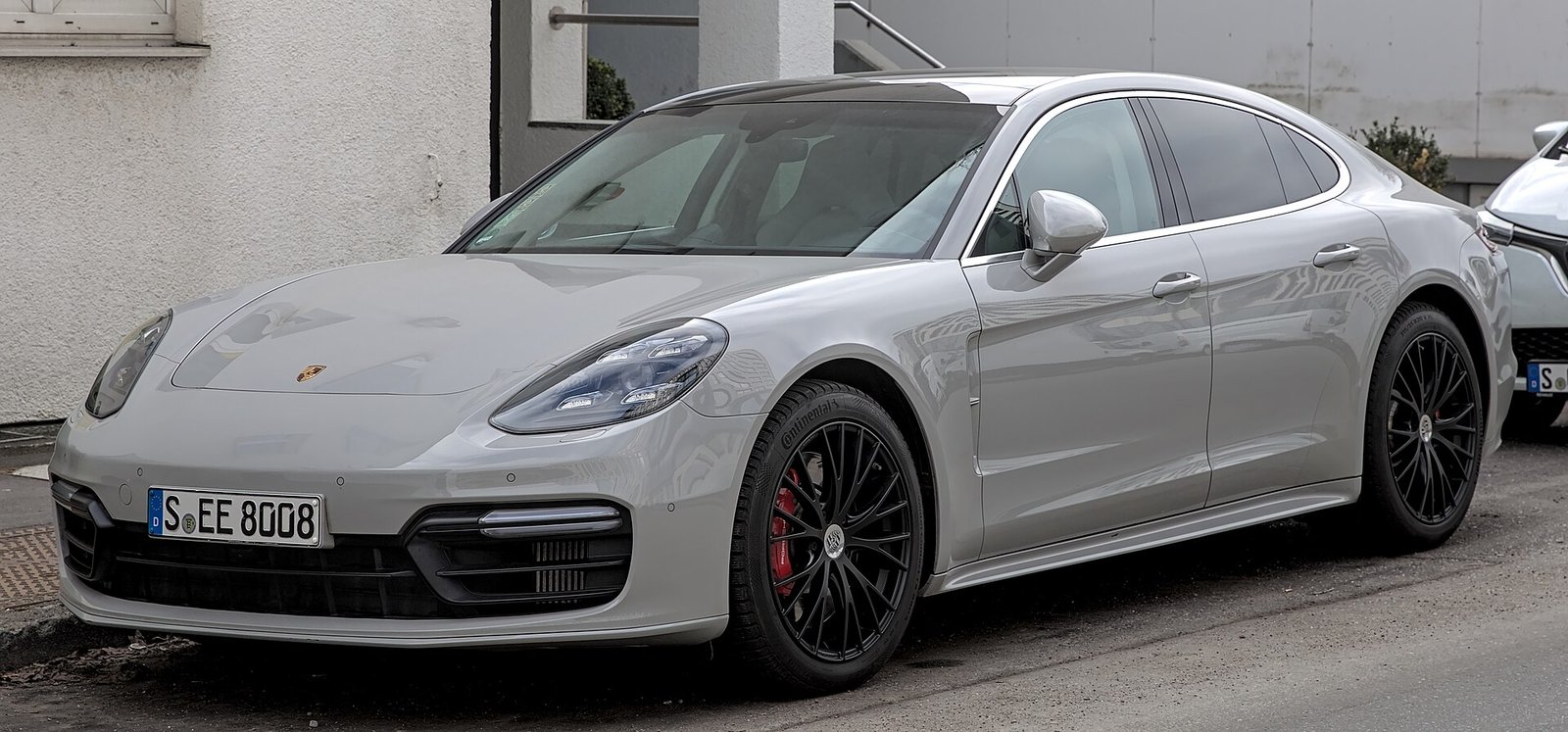 Porsche Panamera: o sedã esportivo de quatro portas que não abre mão de nada