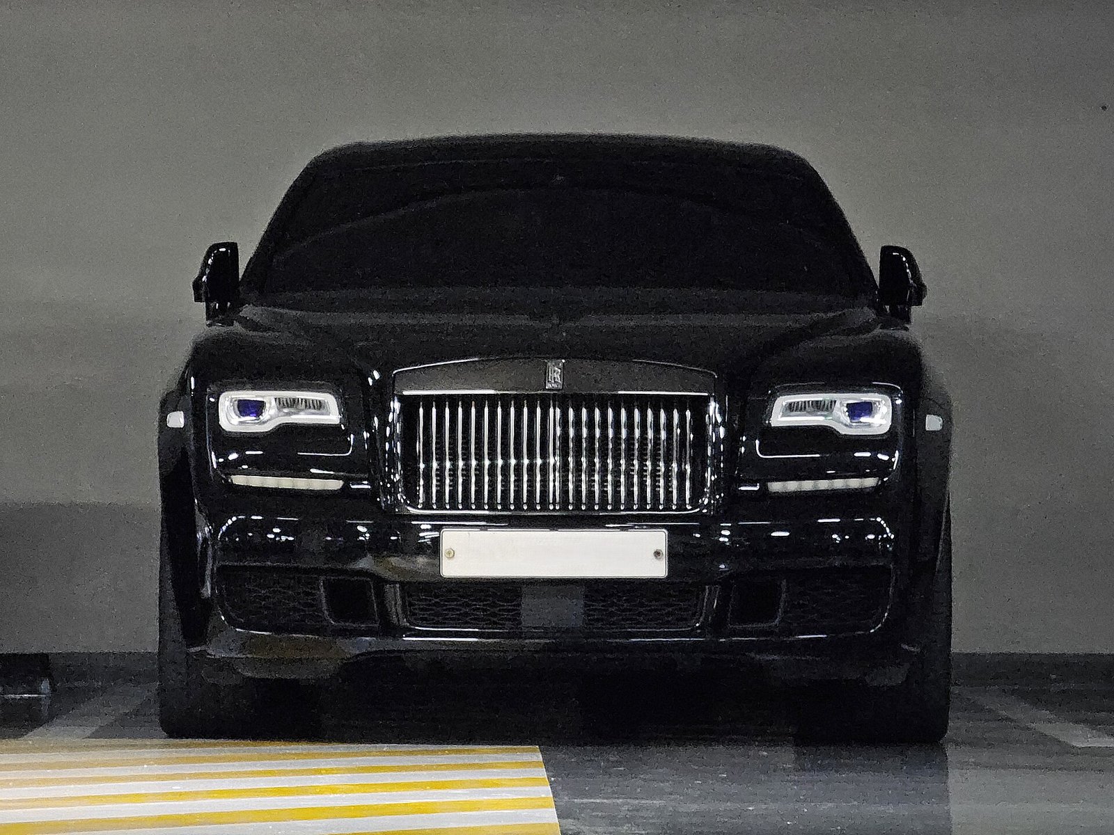 Rolls-Royce Black Badge: a versão mais ousada