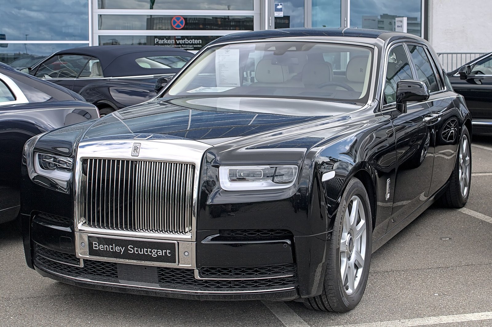 Rolls-Royce no Brasil: modelos disponíveis, preços e como comprar