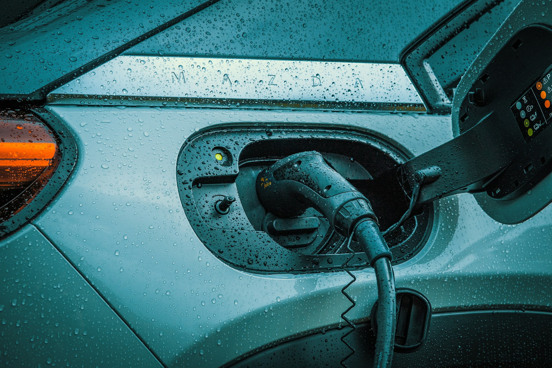 Seguro de Carro Elétrico: Por Que É Diferente e Quanto Custa