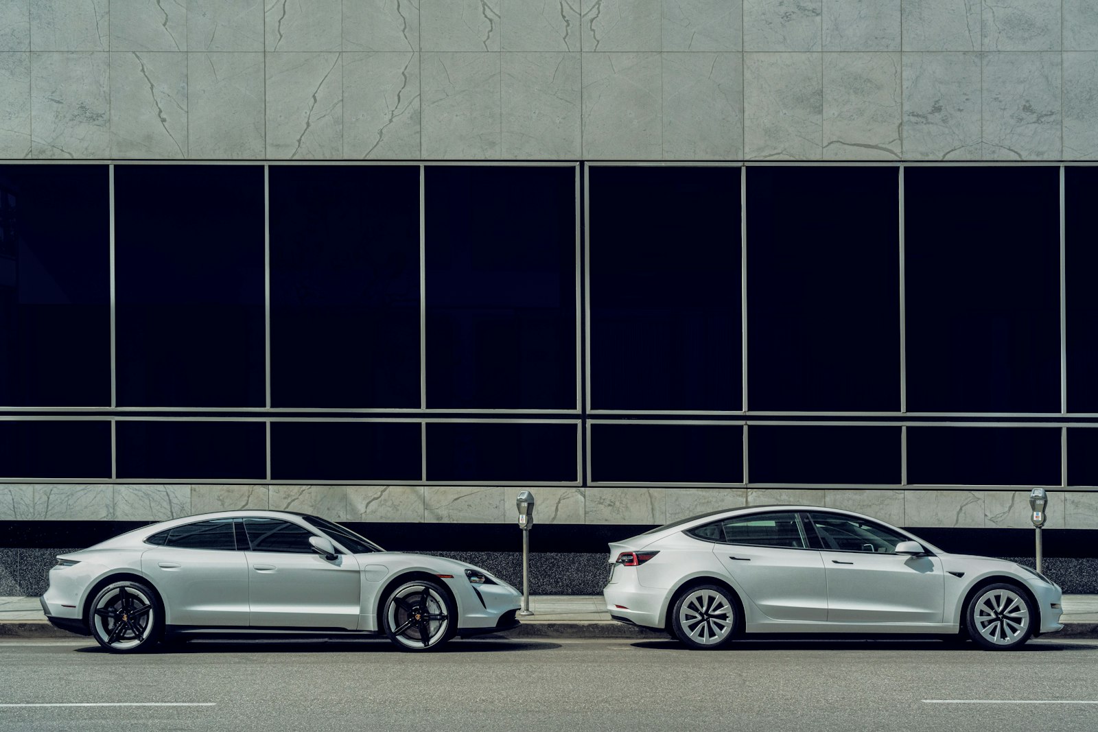 BYD Seal vs Tesla Model 3: qual sedã elétrico vale mais a pena